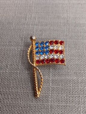 Gold Tone American Flag Rhinestone Pin Red, White & Blue Vintage